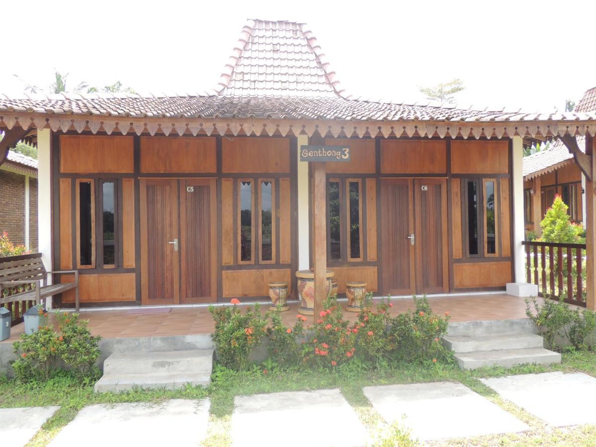 Balkondes Karanganyar Pottery Academy Hotel มาเกอลัง ภายนอก รูปภาพ
