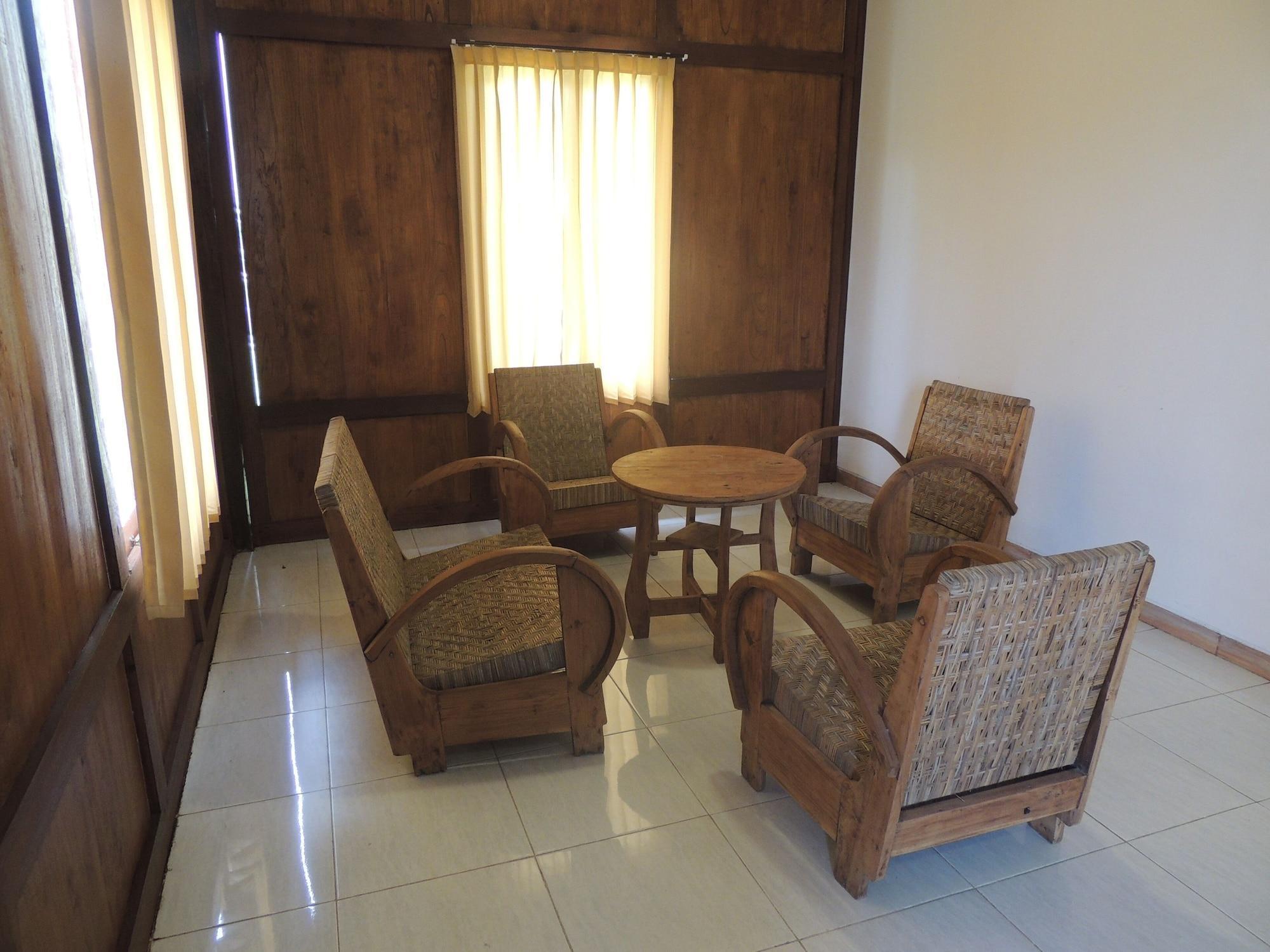 Balkondes Karanganyar Pottery Academy Hotel มาเกอลัง ภายนอก รูปภาพ