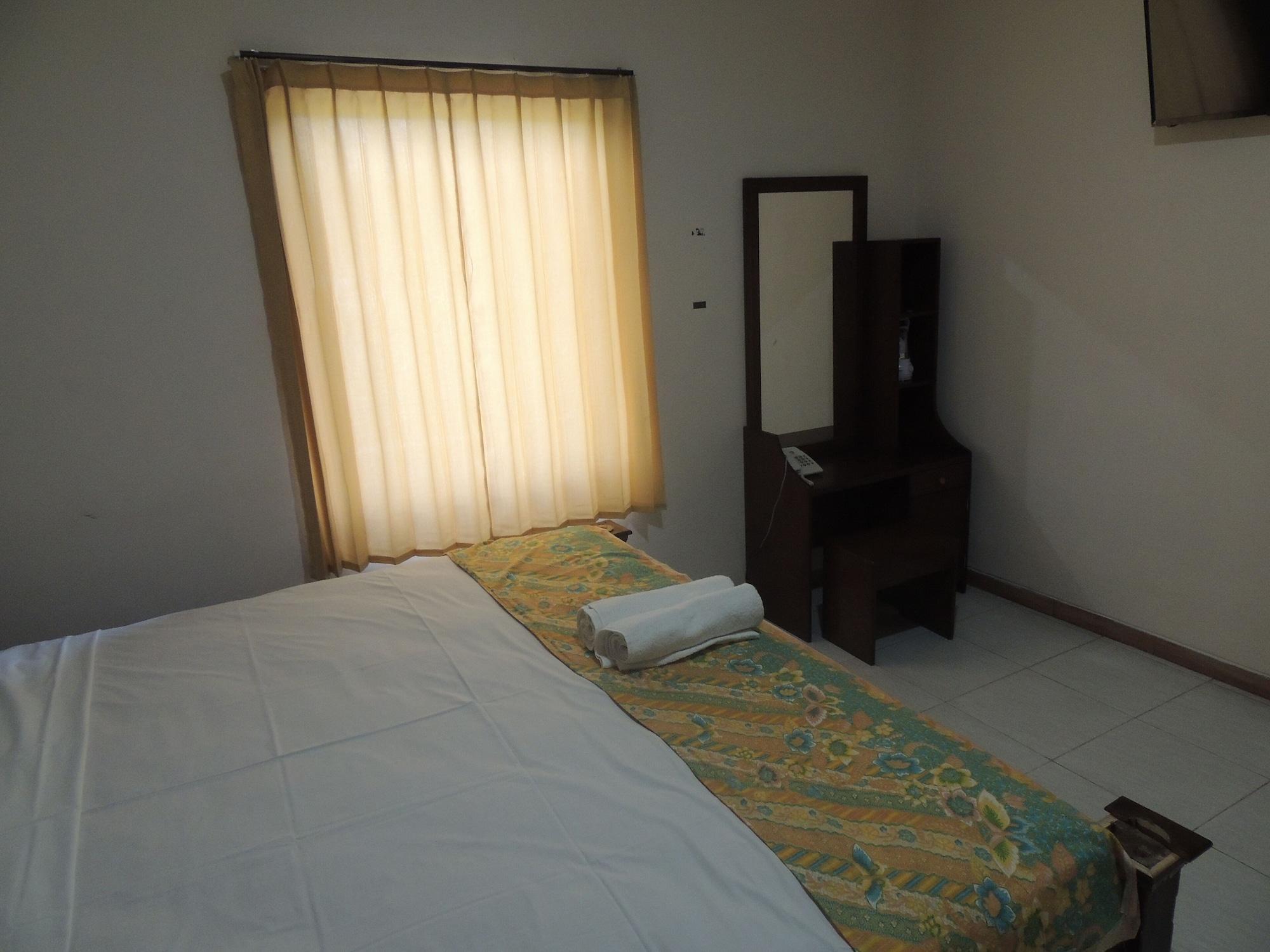 Balkondes Karanganyar Pottery Academy Hotel มาเกอลัง ภายนอก รูปภาพ