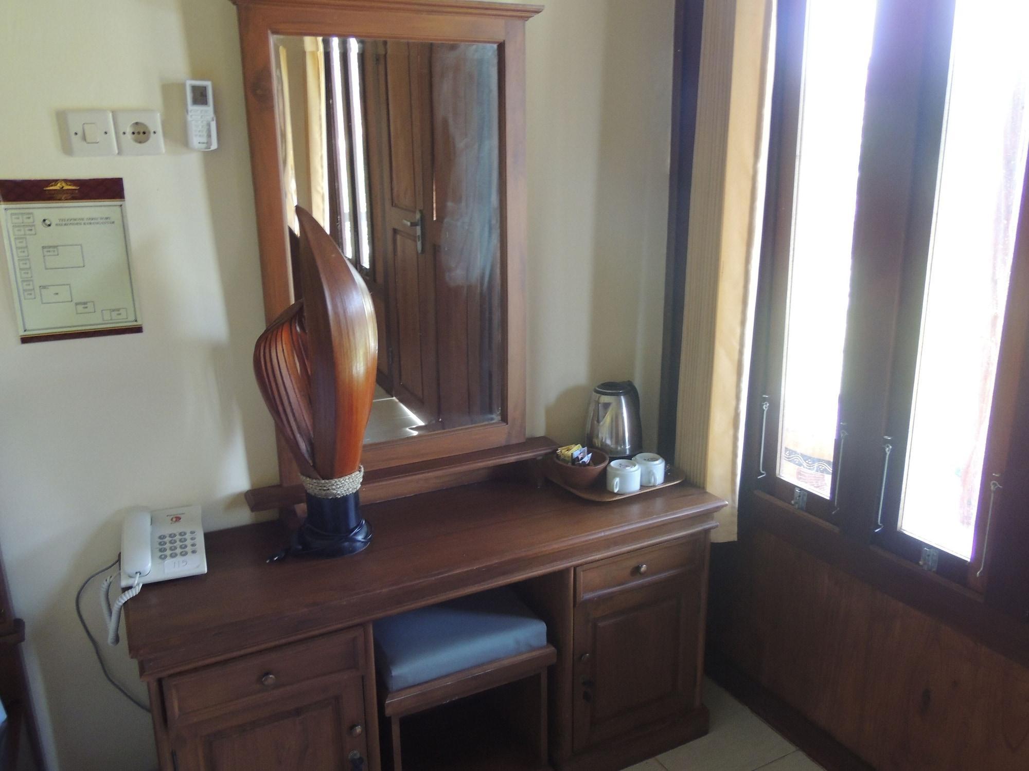 Balkondes Karanganyar Pottery Academy Hotel มาเกอลัง ภายนอก รูปภาพ